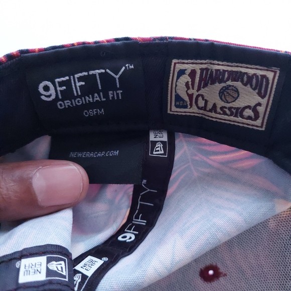 Cleveland Cavaliers Snapback Cap Hat Maroon and Gold - Picture 6 of 8